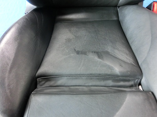 車のシートのリペア前