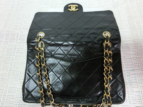 シャネルのバッグの全体補修を行いました