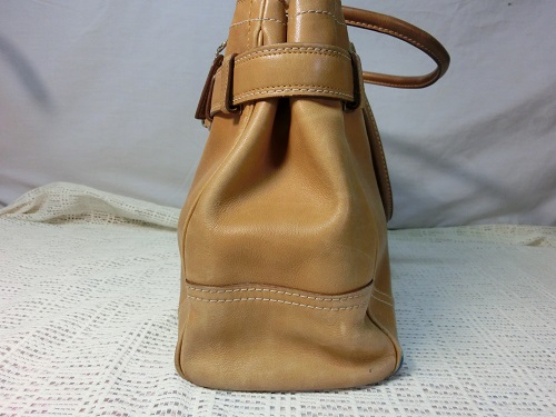 コーチバッグ側面のすれの修理